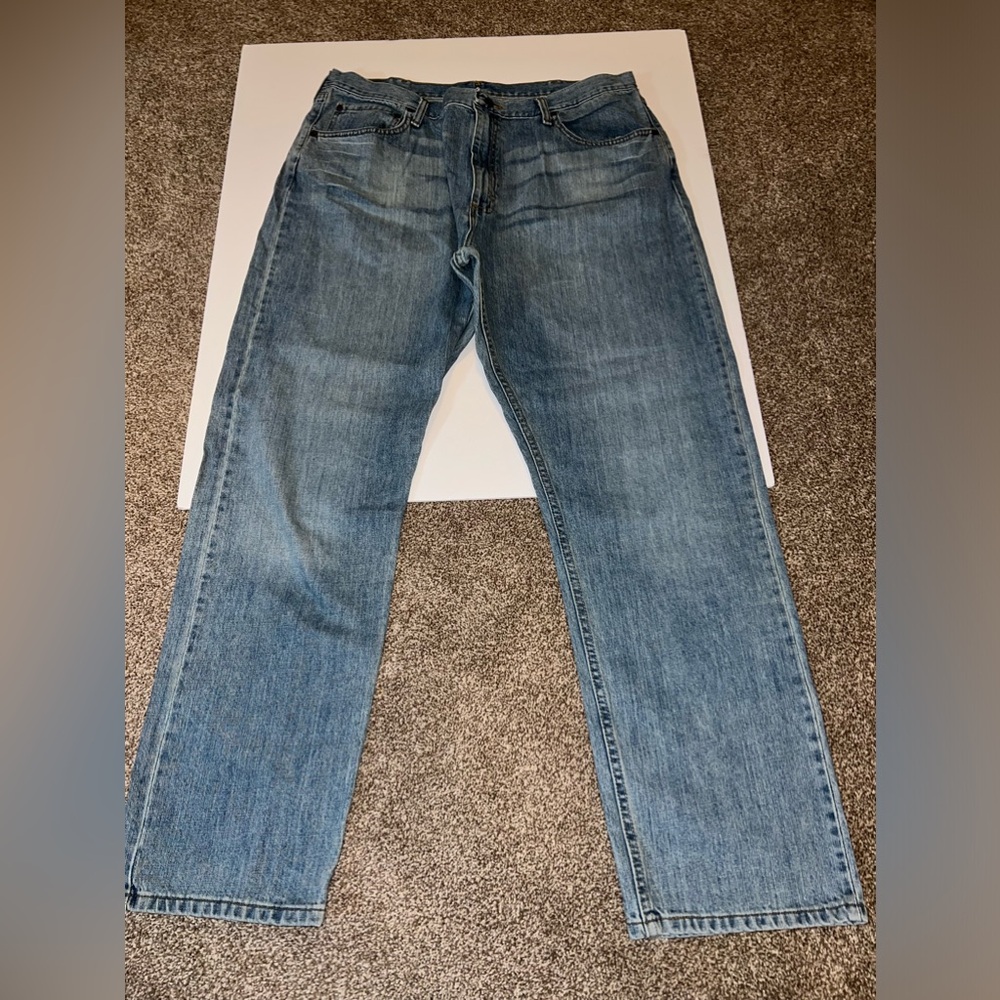 Men’s wrangler, relax, fit jeans. 40x32 excellent condition smoke/pet free home